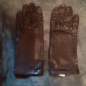 NWOT BLOOMINGDALES LAMB LEATHER BLACK GLOVES 7
